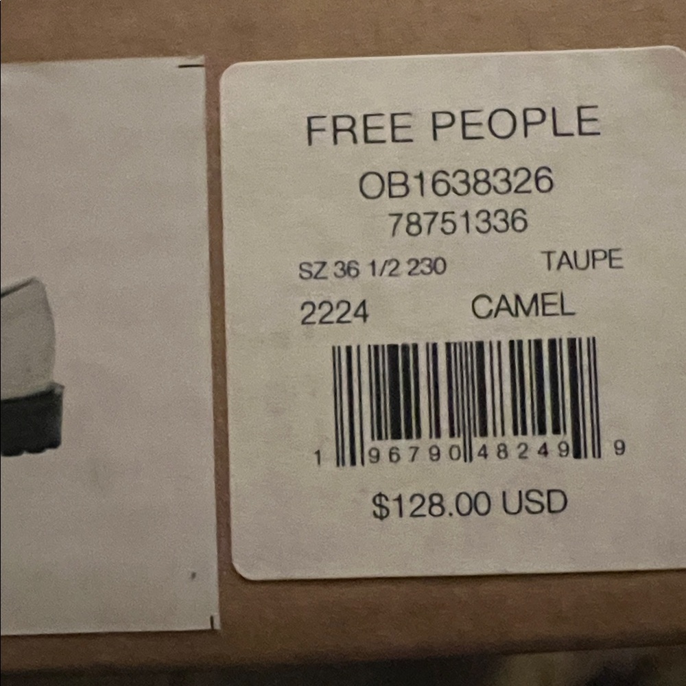 š 1 hour sale. NWT. Free People, size 6.5, Tan Leather Loafers - Picture 5 of 8